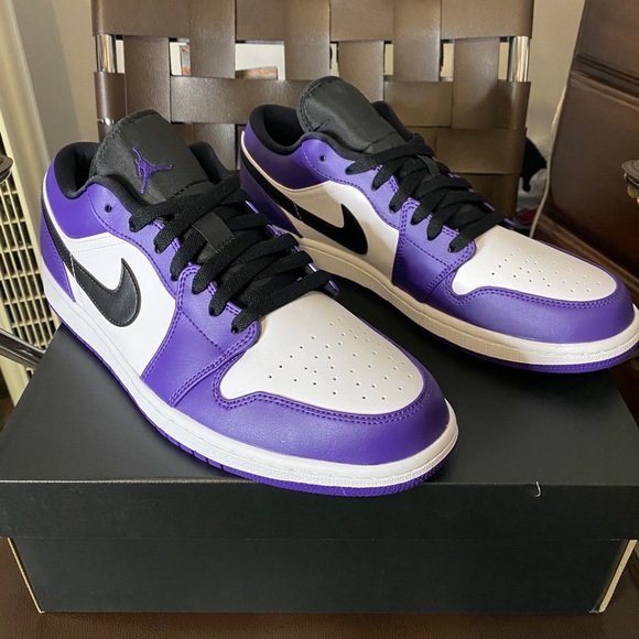 SOLD-Air Jordan 1 Court Purple Low - Picture 2 of 5